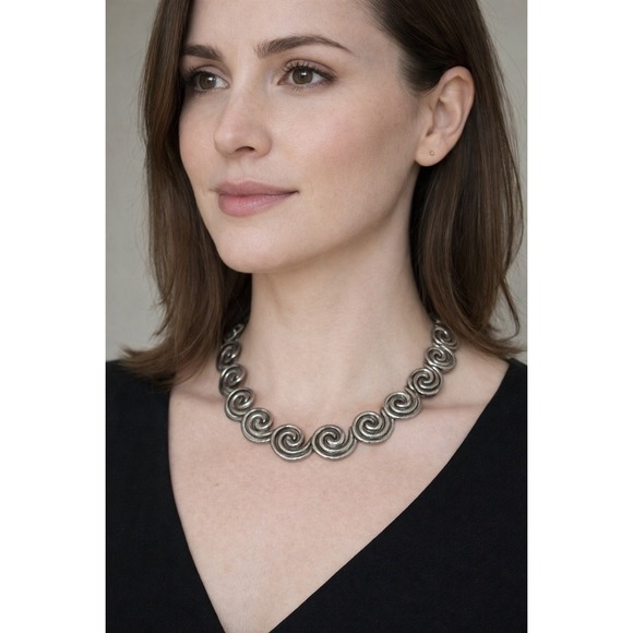Vintage Silver Tone Spiral Swirl Link Collar Necklace Women OS Silver Excellent